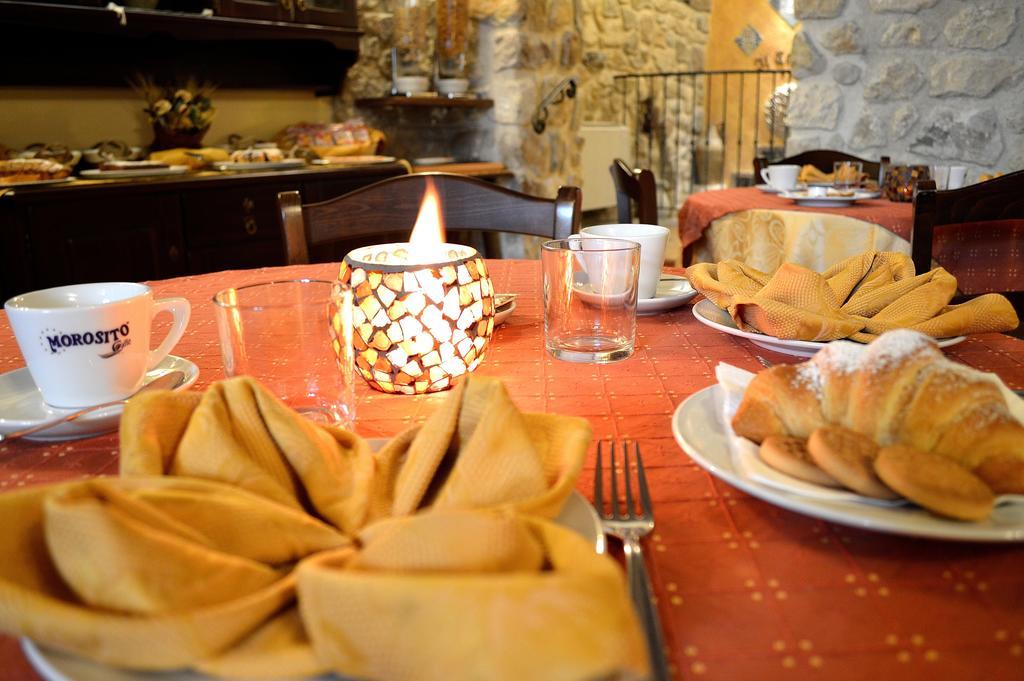 Il Castello Bed & Breakfast Petralia Sottana Bagian luar foto